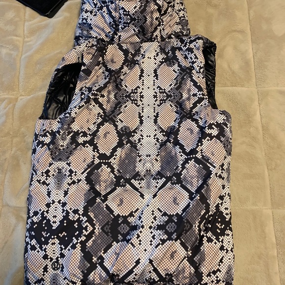 Reversible Lululemon vest - Picture 7 of 9